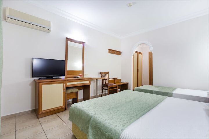 Room 10 of 41