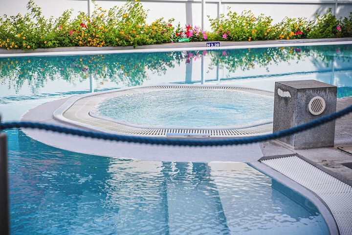 Pool 10 of 31