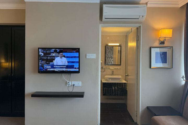 Room 48 of 97