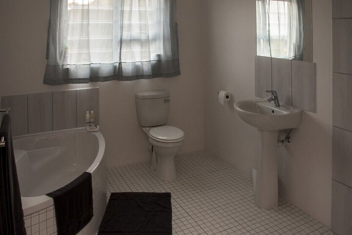 Room 32 of 62