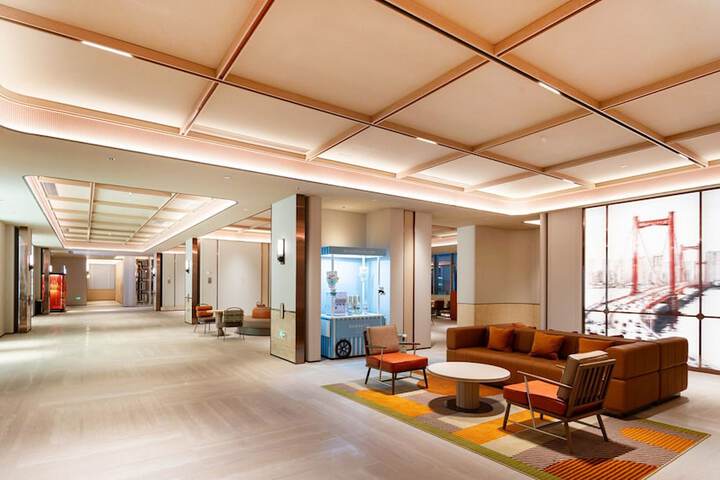 Hotel Interior 6 of 75