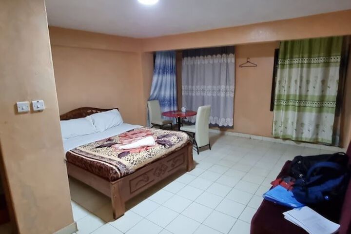 Room 5 of 14
