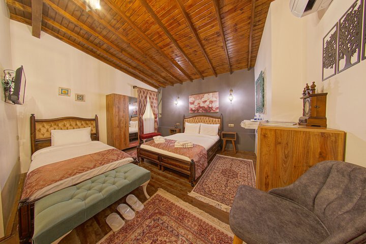 Room 8 of 36