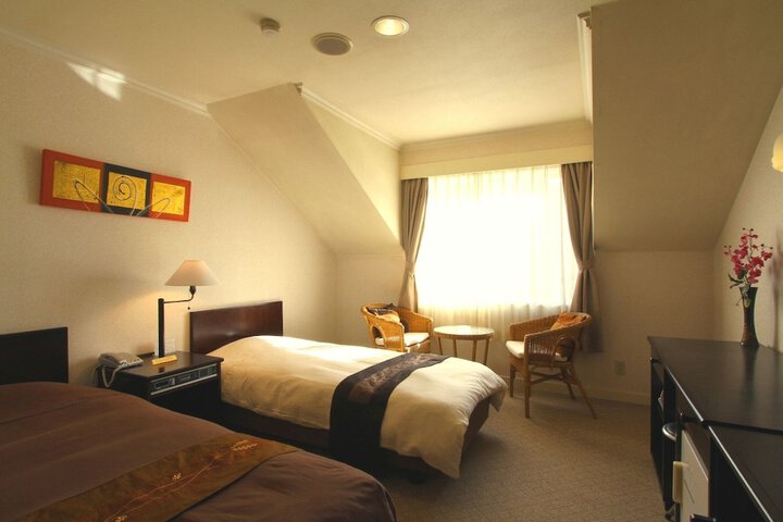 Room 5 of 38