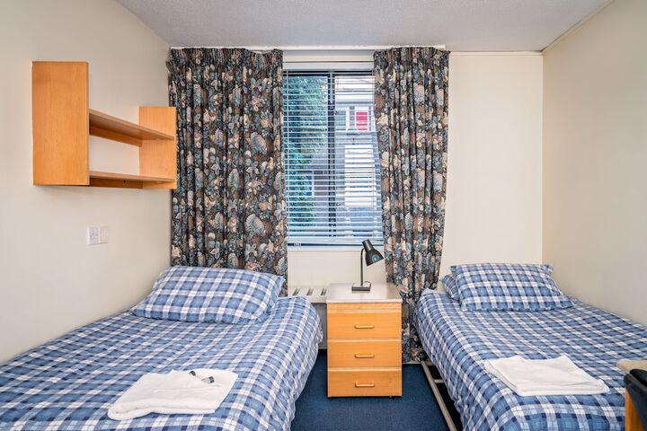 Room 53 of 83