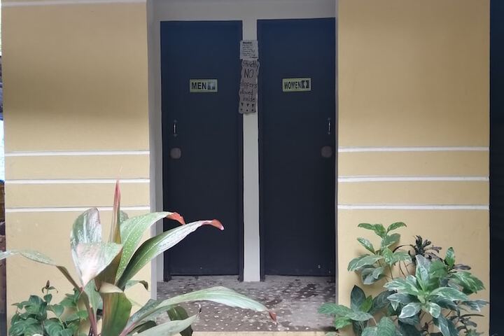 Room 53 of 102