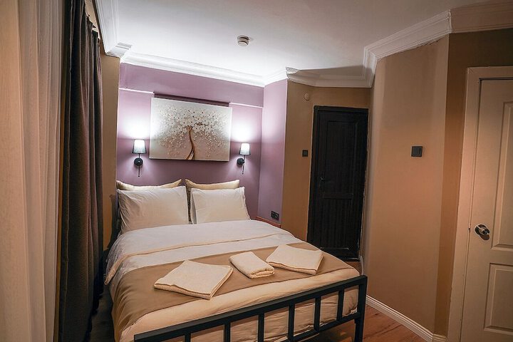 Room 10 of 37