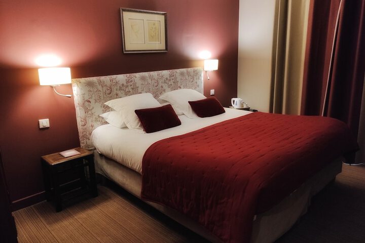 Room 32 of 69