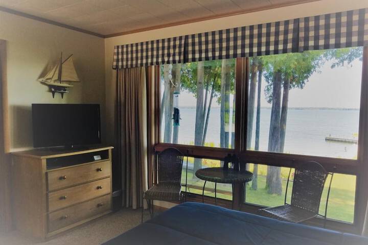Room 5 of 33