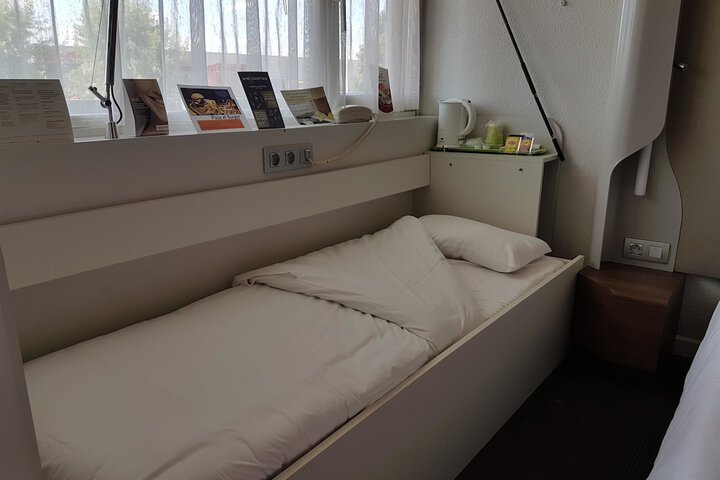 Room 3 of 44