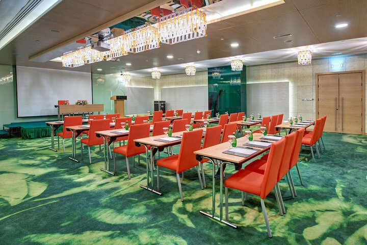 Ballroom/Hall 63 of 70