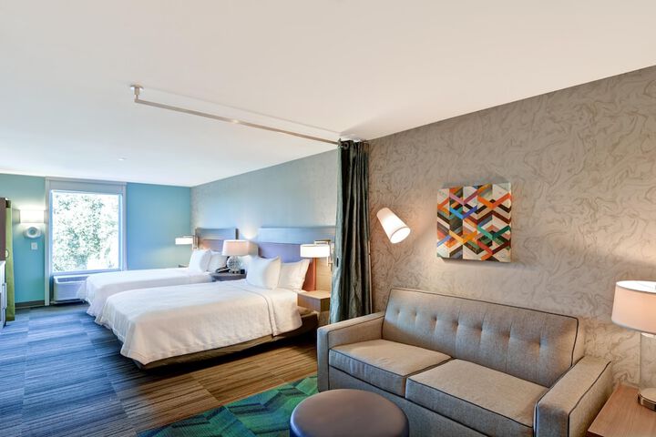 Room 16 of 38