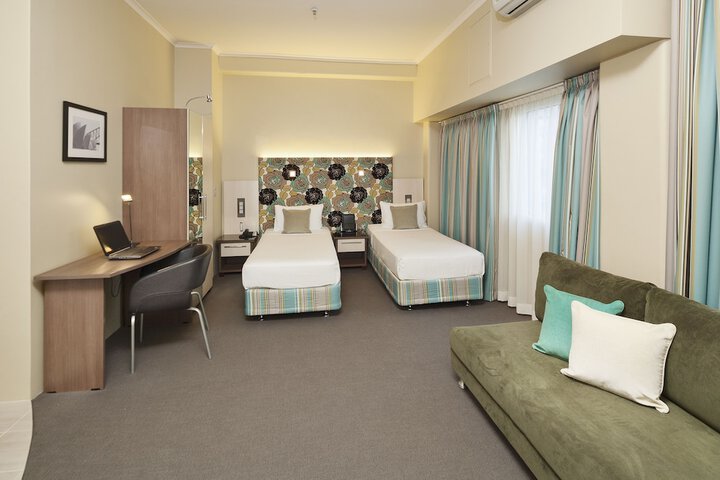 Room 25 of 69