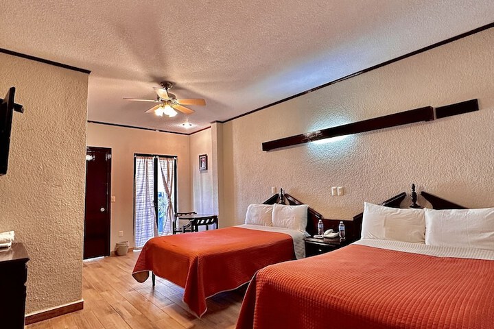 Room 25 of 54