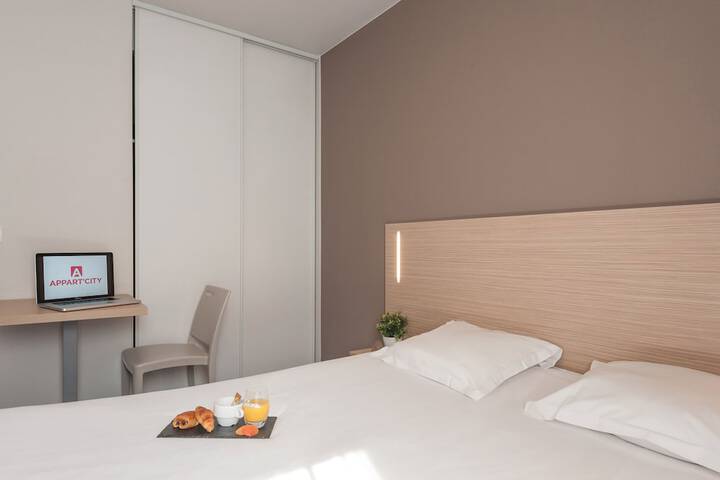 Room 6 of 23