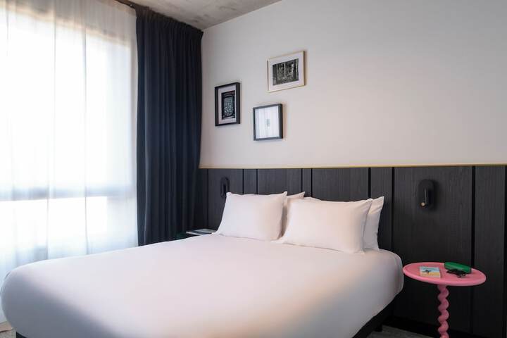 Room 4 of 62