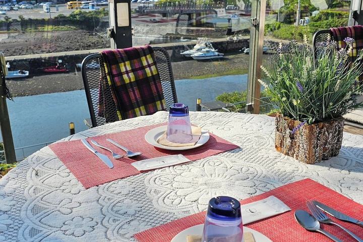 Dining 50 of 77