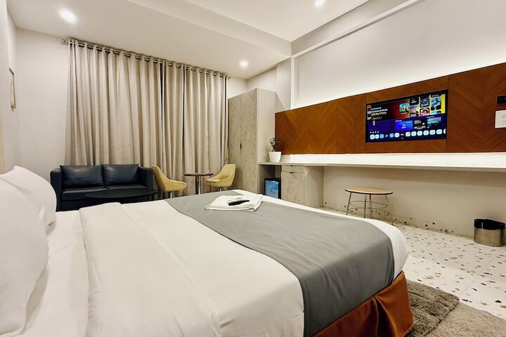 Room 64 of 92
