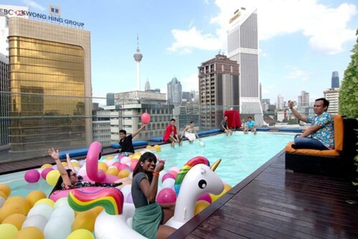 Hotel with Pool