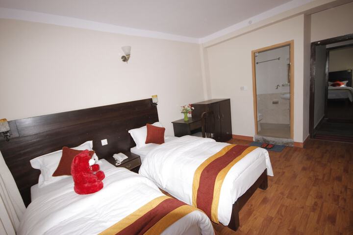 Room 8 of 47