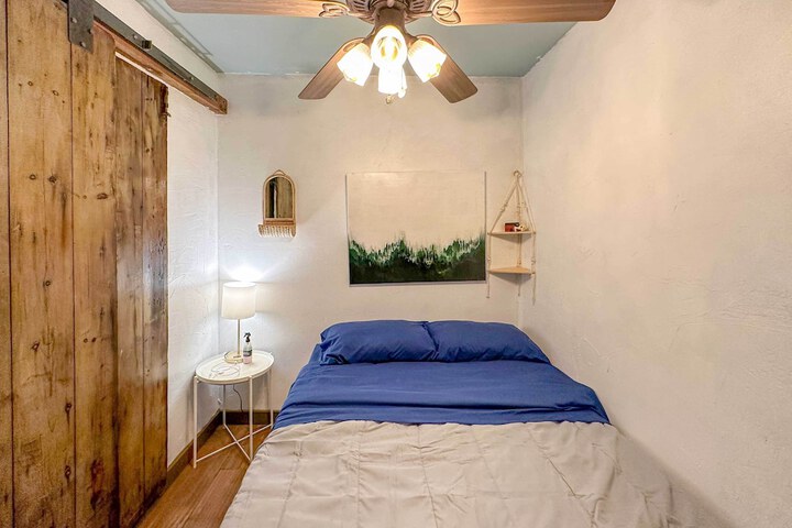 First-floor Hunter Condo 1 Mi to Slopes!