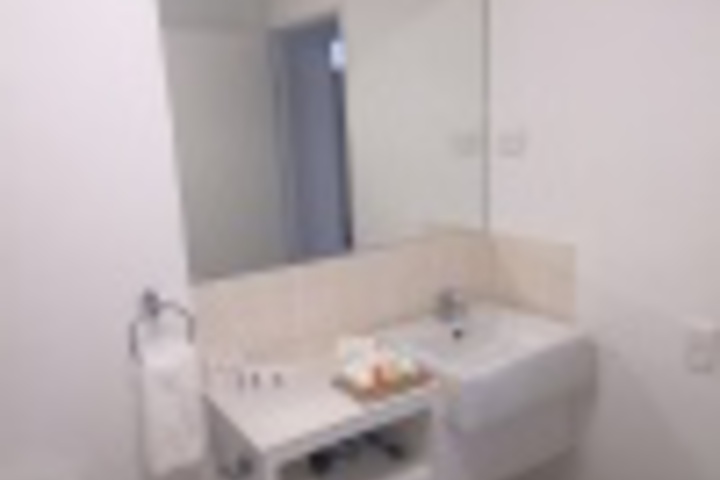 Room 195 of 204
