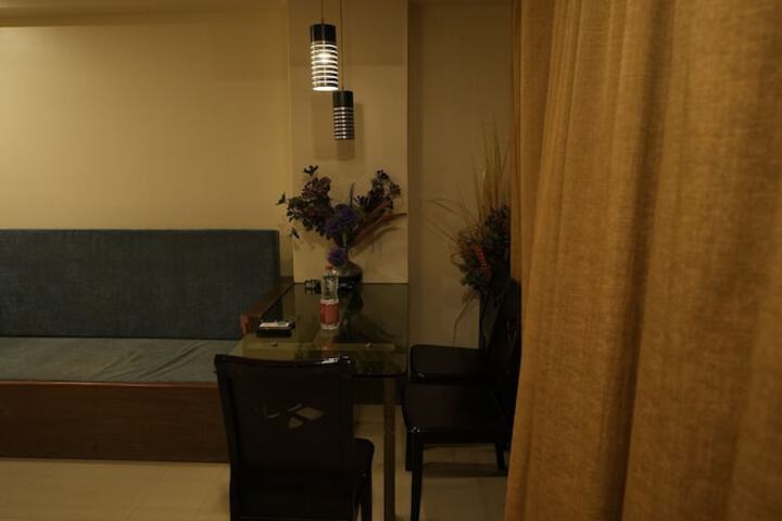 Room 10 of 34