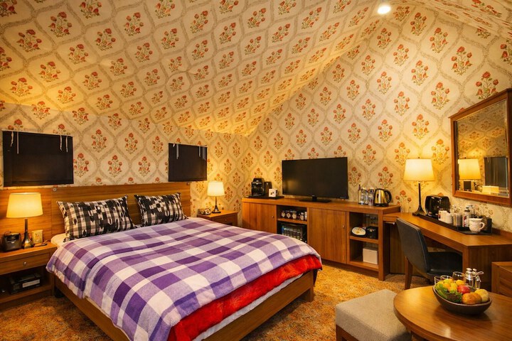 Room 4 of 21