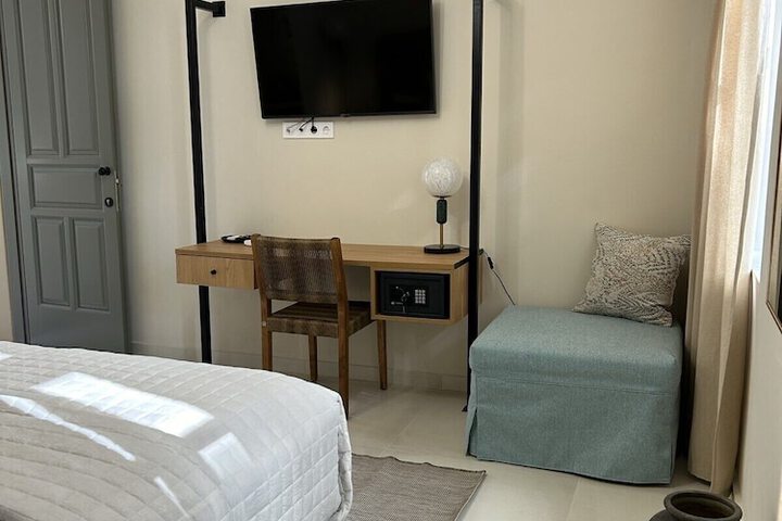 Room 37 of 86