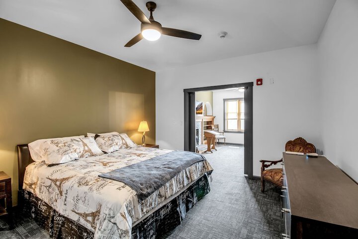 Room 3 of 13