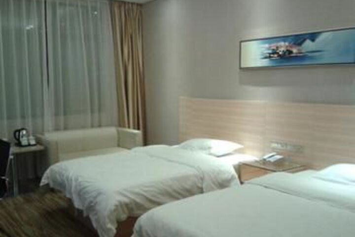 Room 9 of 83