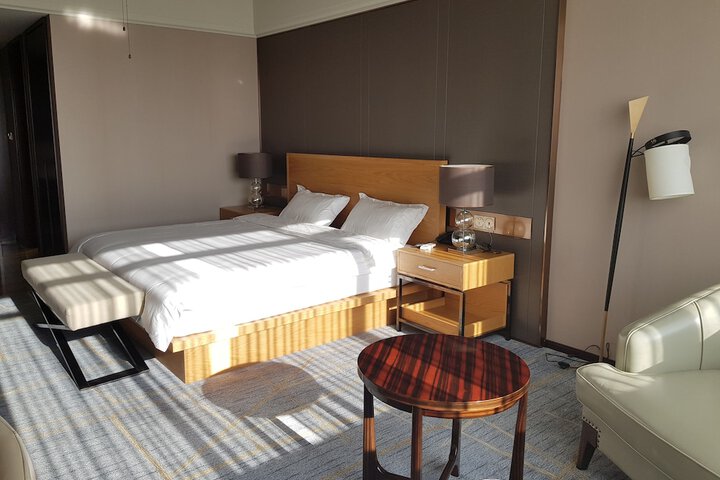 Room 13 of 60