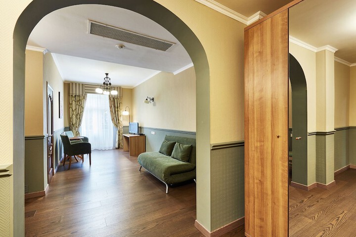 Room 20 of 89