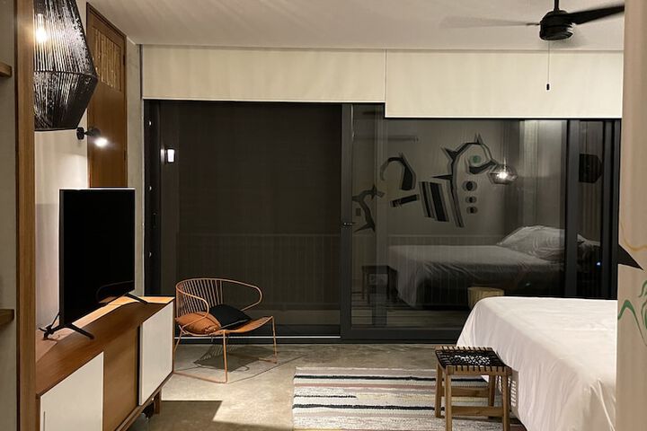 Room 4 of 125