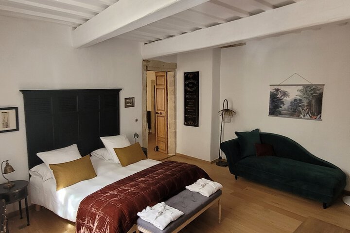 Room 32 of 209