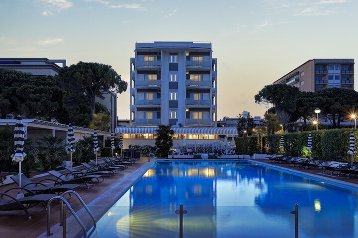 Hotel 120 of 125