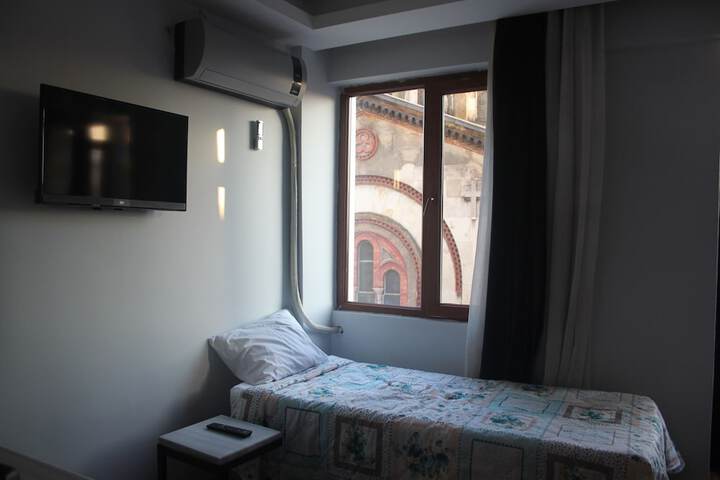 Room 9 of 41