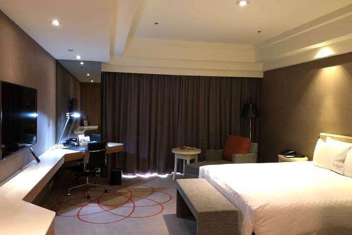 Room 15 of 50