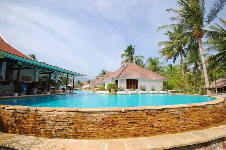 Pool Hotel