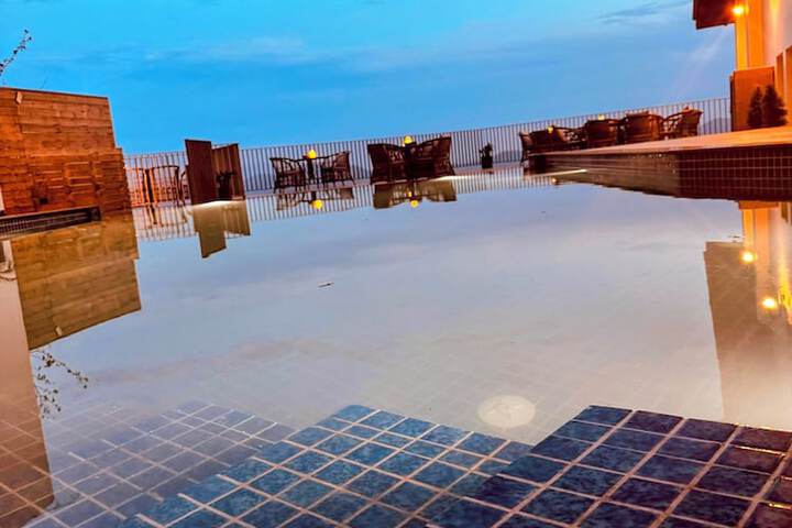 Pool 90 of 137