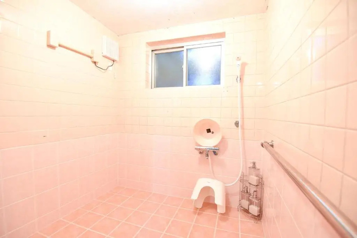 Room 7 of 25