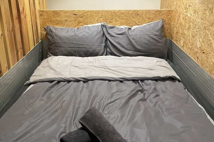 Room 7 of 60