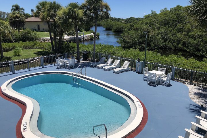 Pool 75 of 114