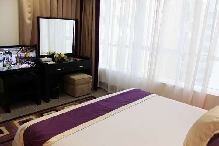 Room 5 of 52