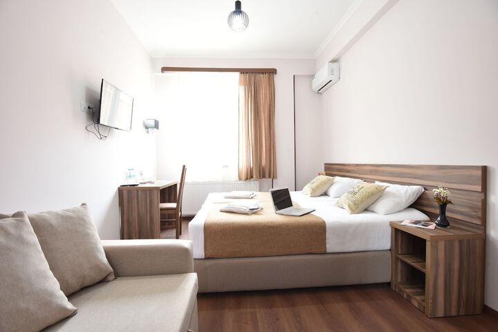 Day Room Art Hotel
