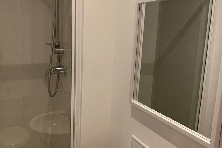 Room 35 of 39
