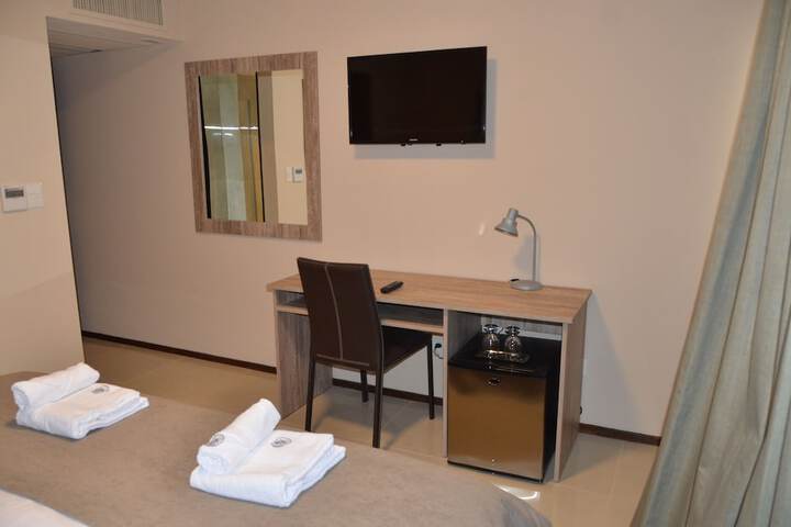 Room 5 of 33