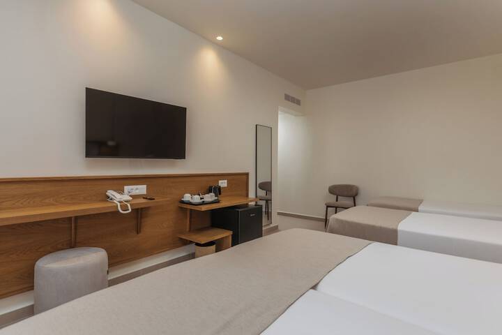 Room 55 of 184
