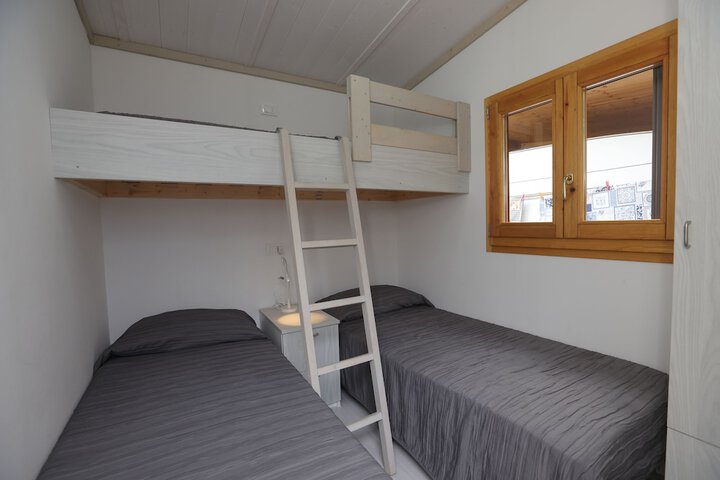 Room 15 of 79