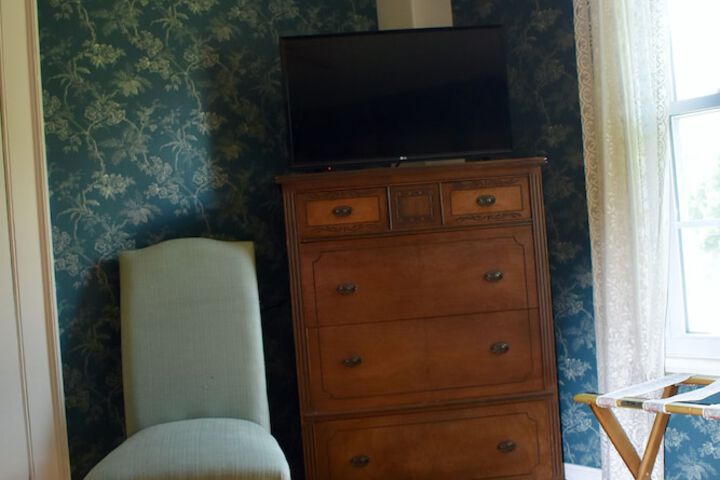 Room 10 of 64